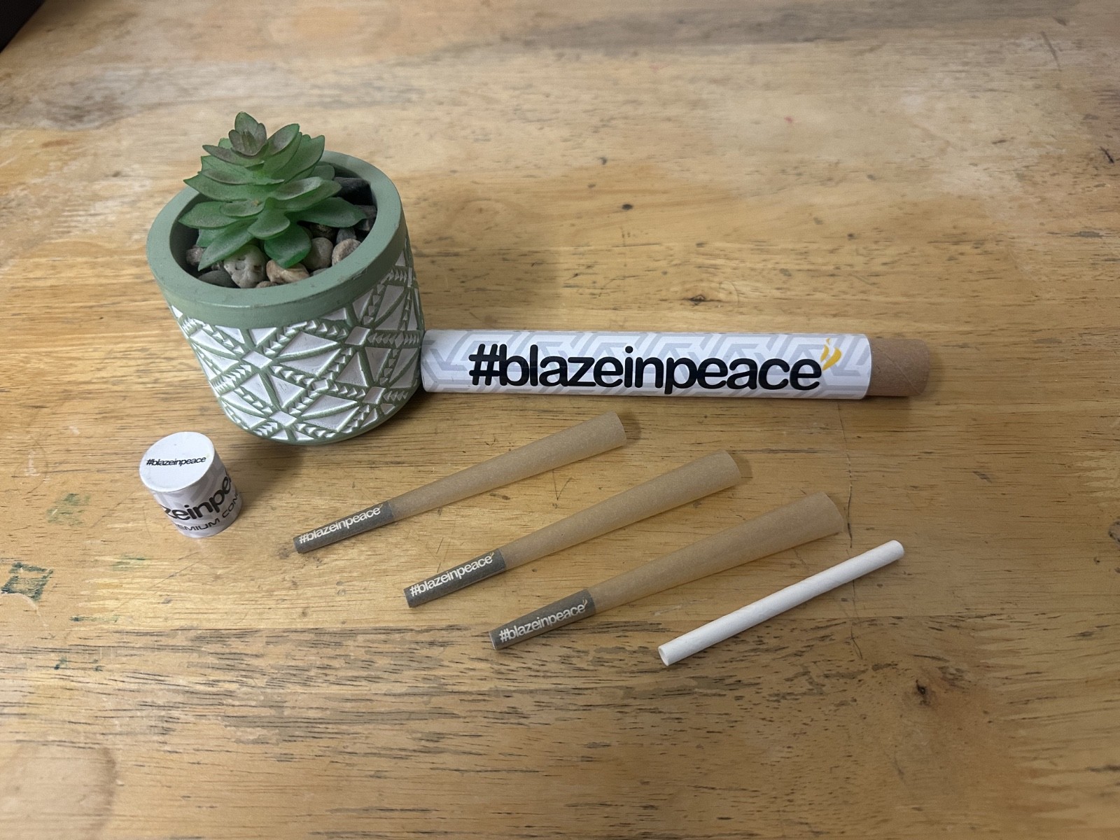 #blazeinpeace Rolling Papers King Size Box - Bleached