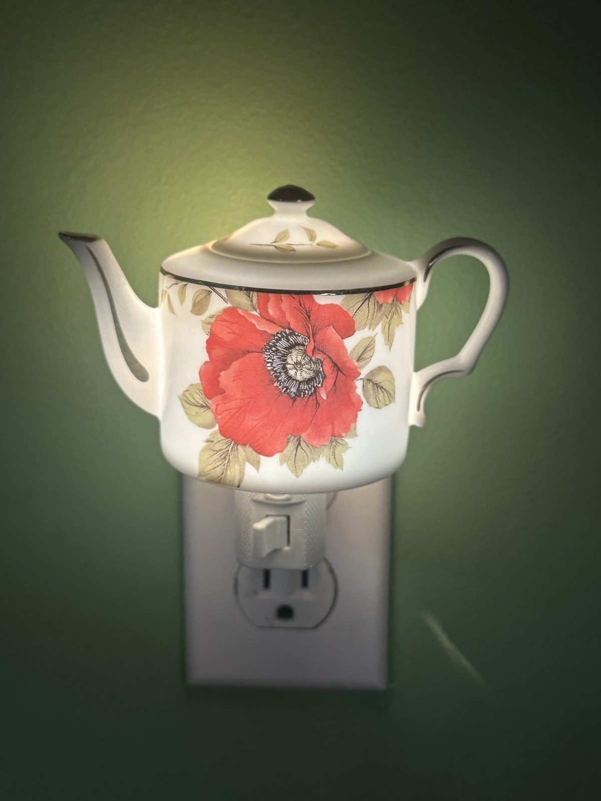 Tea Pot Night Light Sorelle Fine Porcelain Red Poppy Flower Gold Trim Farmhouse