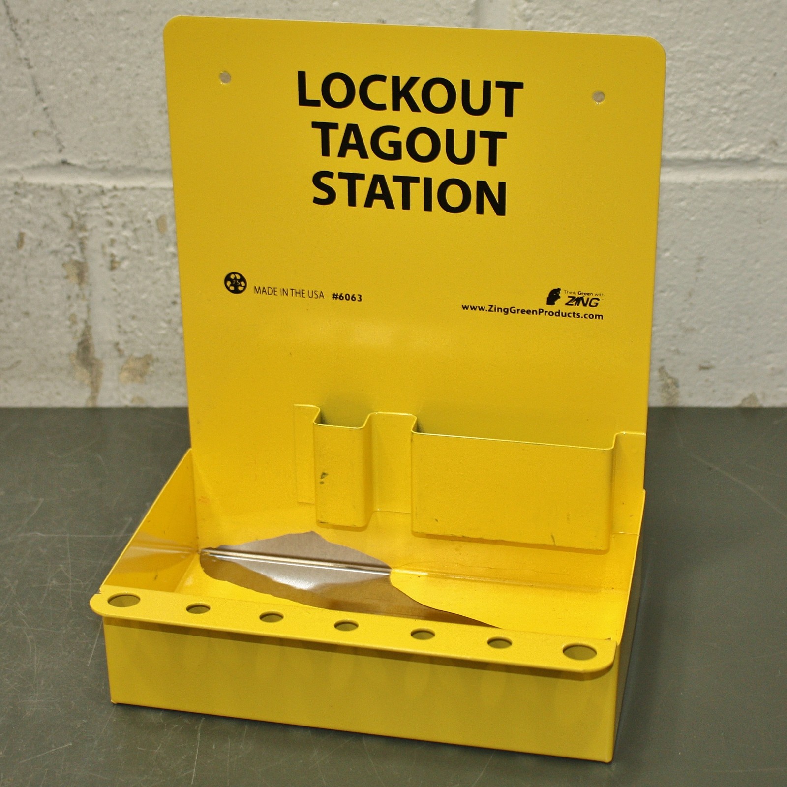 DAMAGED - Zing Lockout Tagout Station Kit 2723, (3) Padlocks, (3) Hasps, Tags