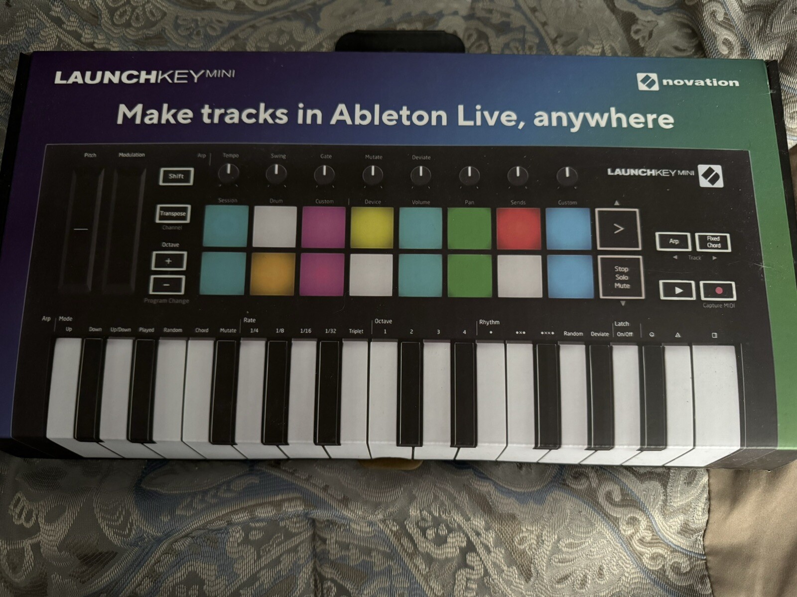 Novation Launchkey Mini Mk3 25 Mini-key Midi Keyboard Controller