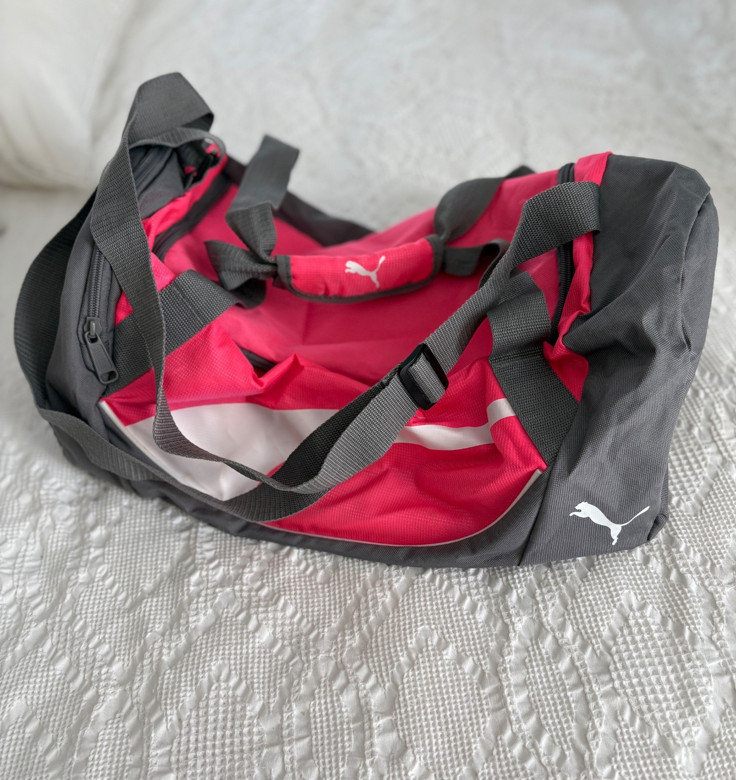 PUMA Duffel Bag. RN 100759. Sports. Pink Gray White.