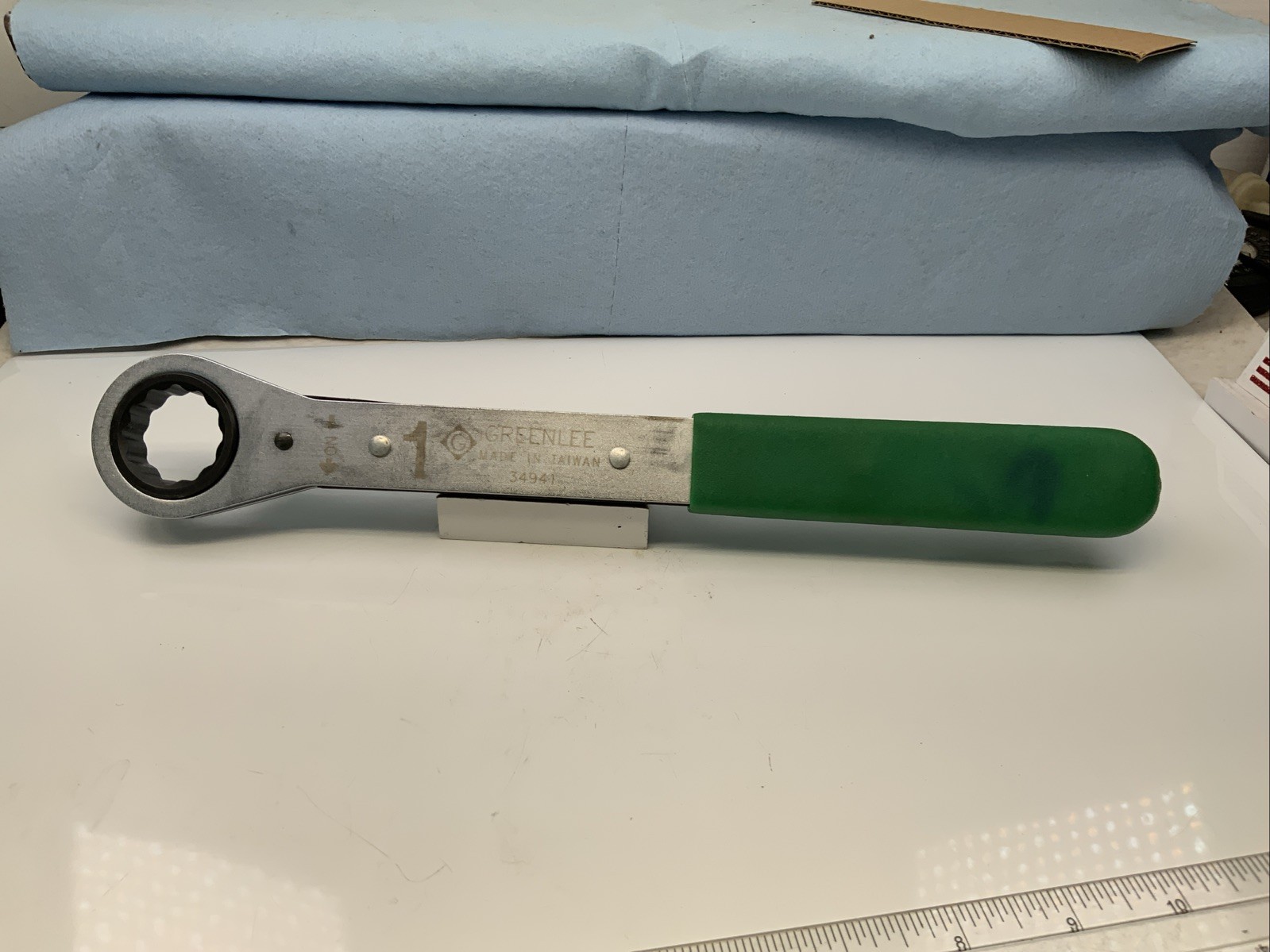 GREENLEE 34941,  12pt Ratcheting Flat Bar Wrench, 1in., Green Grip, Taiwan