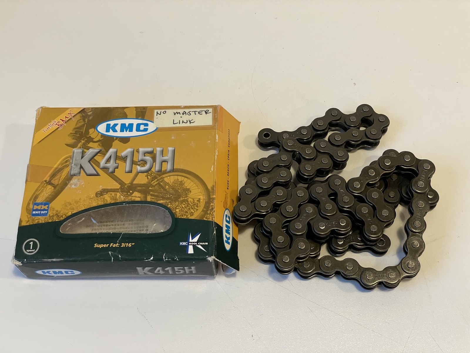 New Unused KMC 415H Chain 3/16" 98 Links, Black