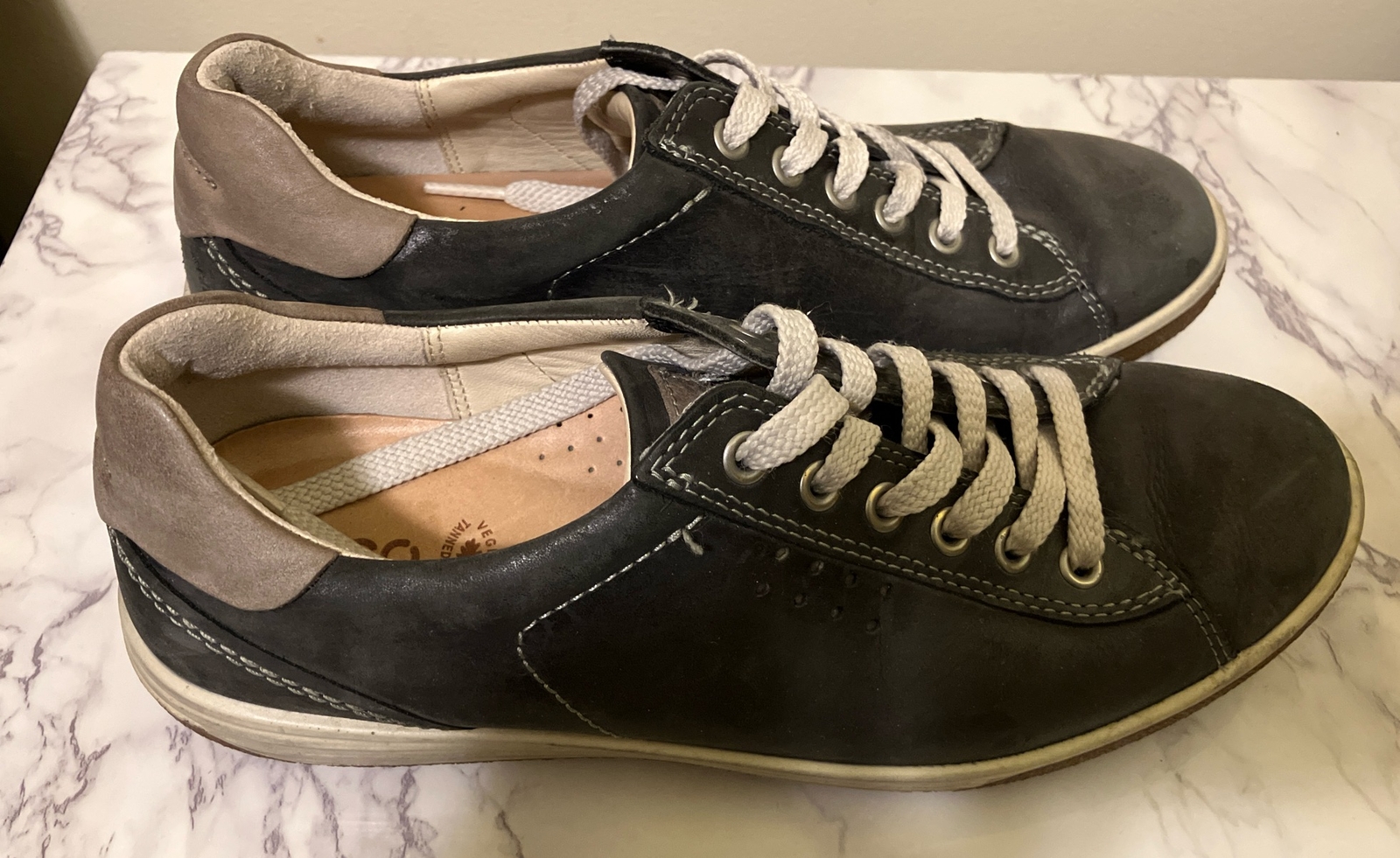Ecco Vegan Leather Shoes Womens 39 / US 8.5 Blue Lace Up Comfort Sneakers