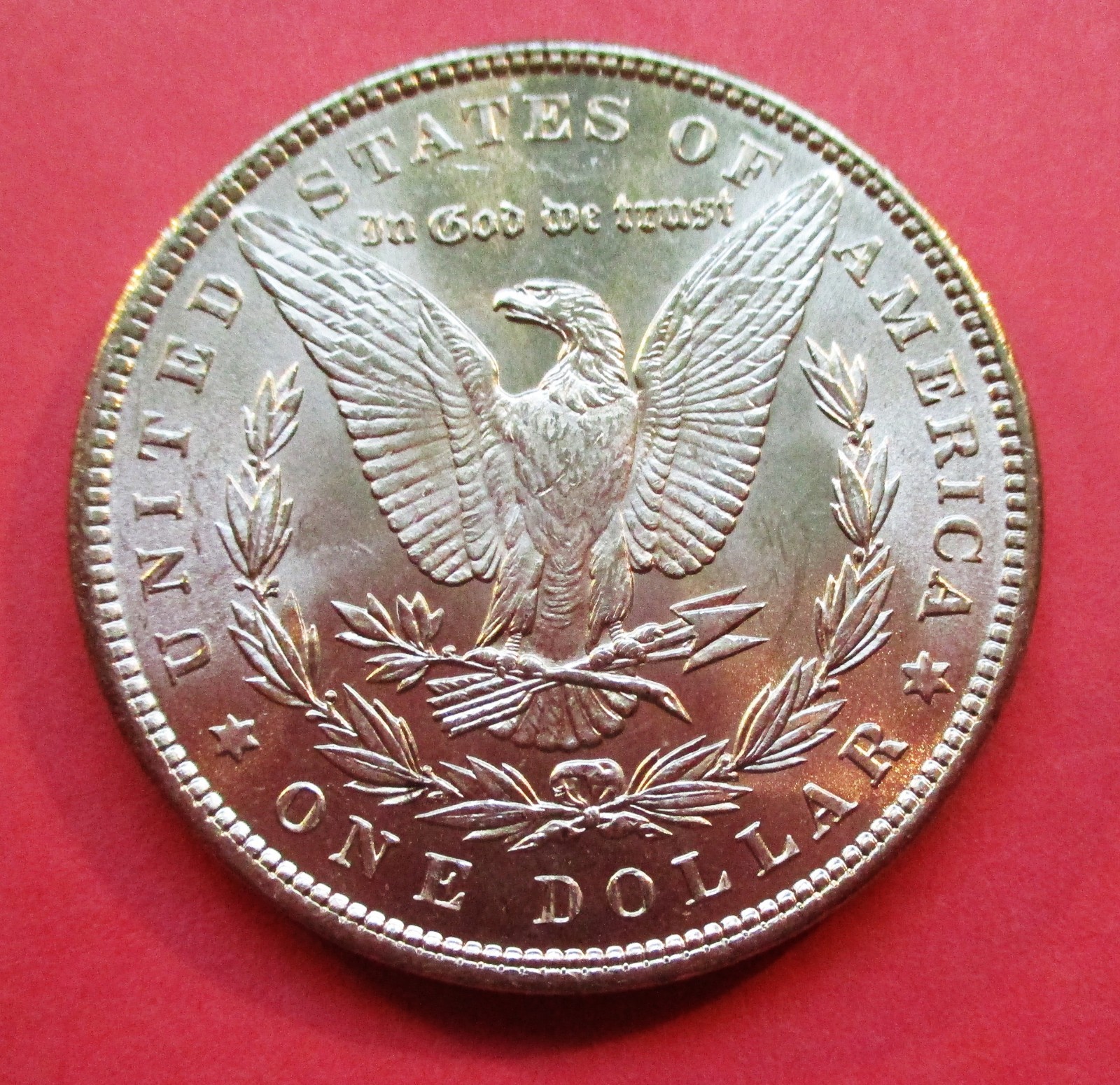 1886 MORGAN SILVER DOLLAR. UNCIRCULATED. HIGH GRADE.