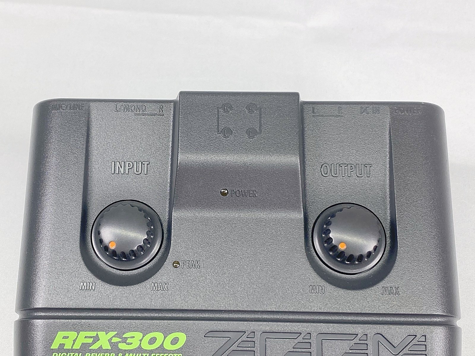 ZOOM RFX-300 Digital Multi Effects Processor Tested Working w/ AC Adapter Japan