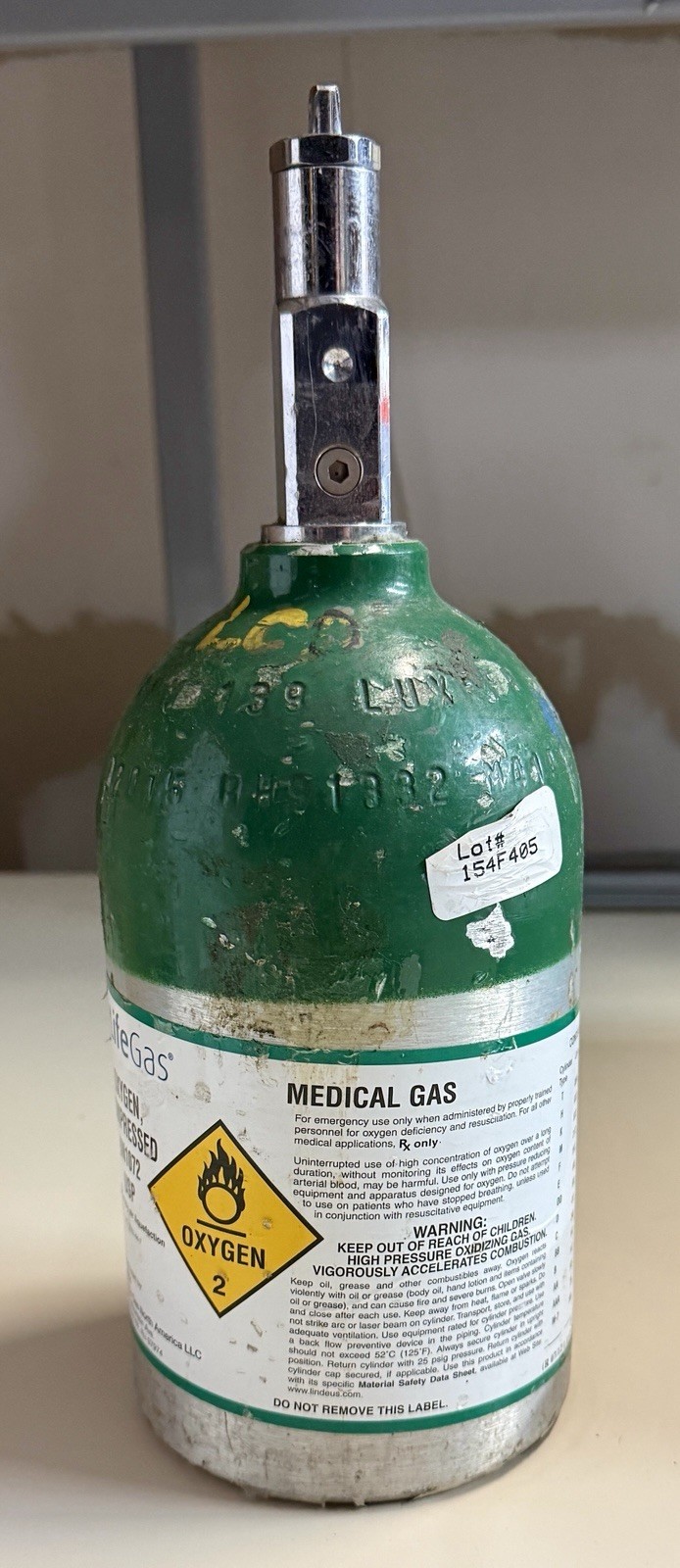 ML6 Oxygen Cylinder – Standard Post Valve