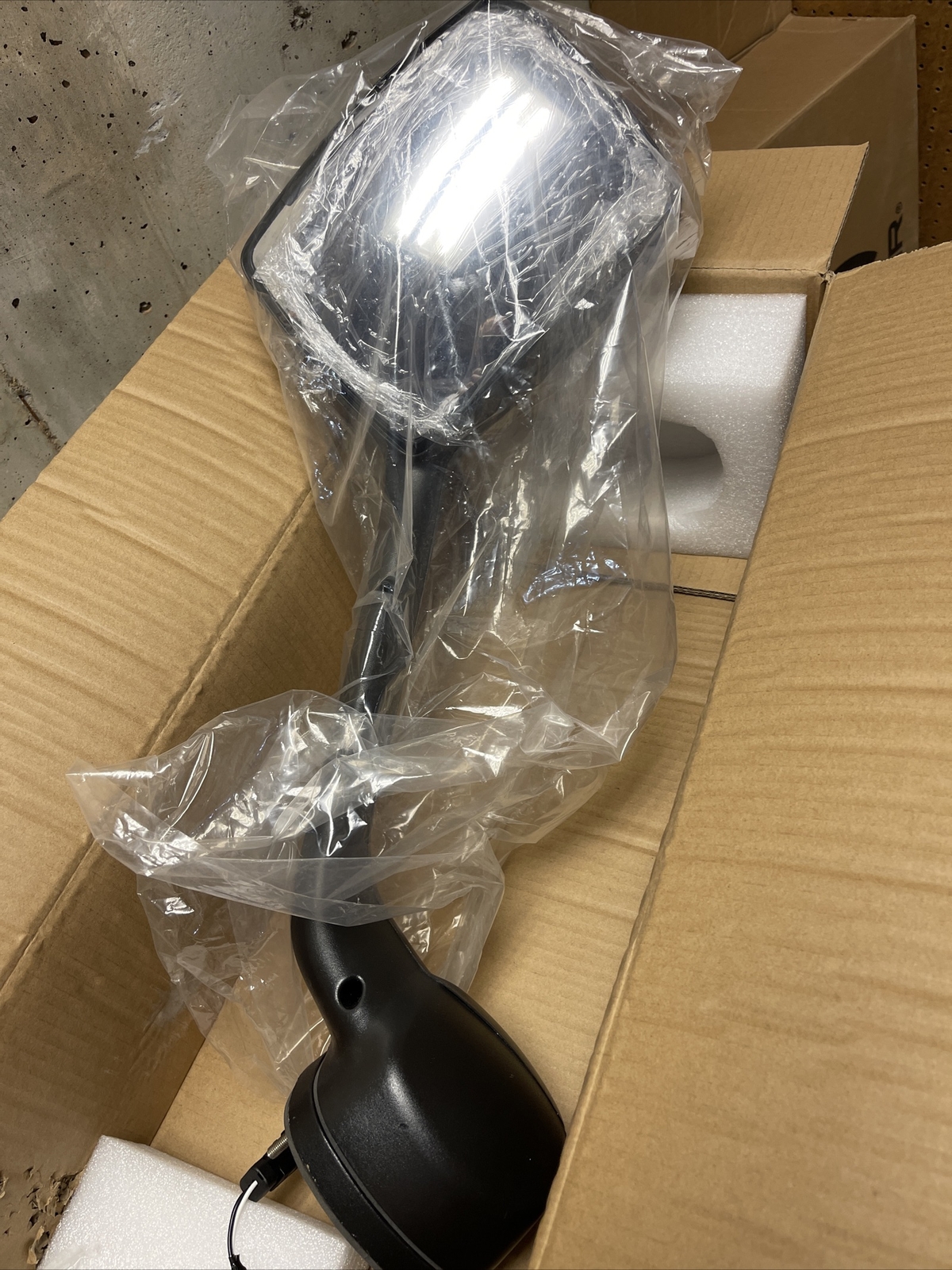 KENWORTH T680 RT. MIRROR ASSEMBLY FENDER/HOOD 378783c92