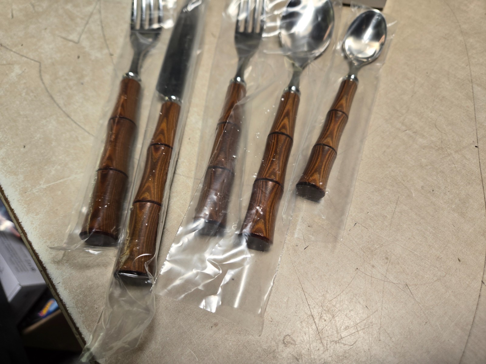 Capdeco Byblos 5 piece Place Setting Beechwood New open box