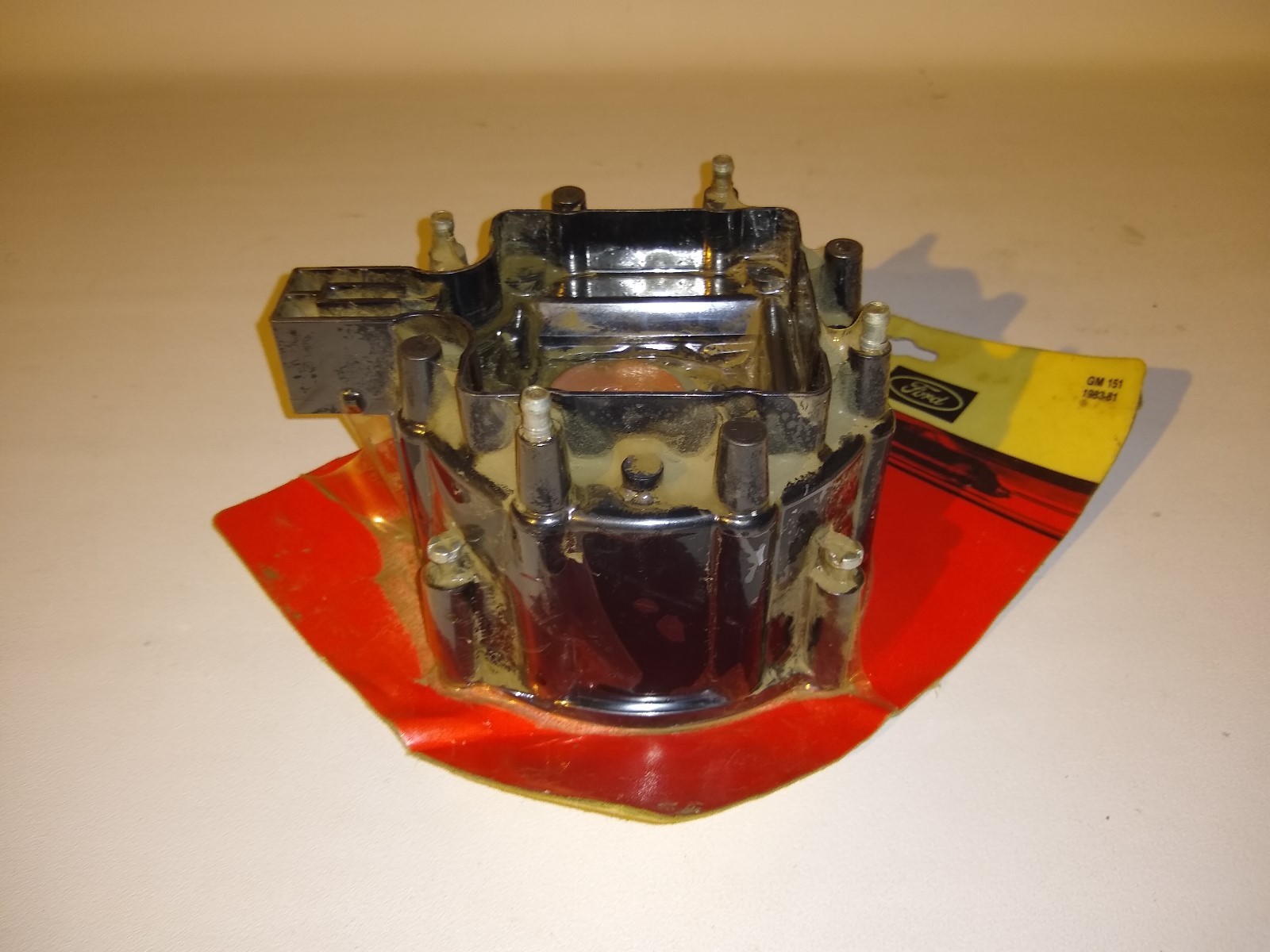 Ford Motorcraft Distributor Cap Part # DHG385