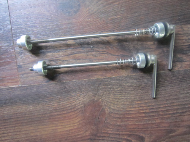 VINTAGE NUKE PROOF TITANIUM QUICK RELEASE BIKE WHEEL SKEWER SET - SILVER