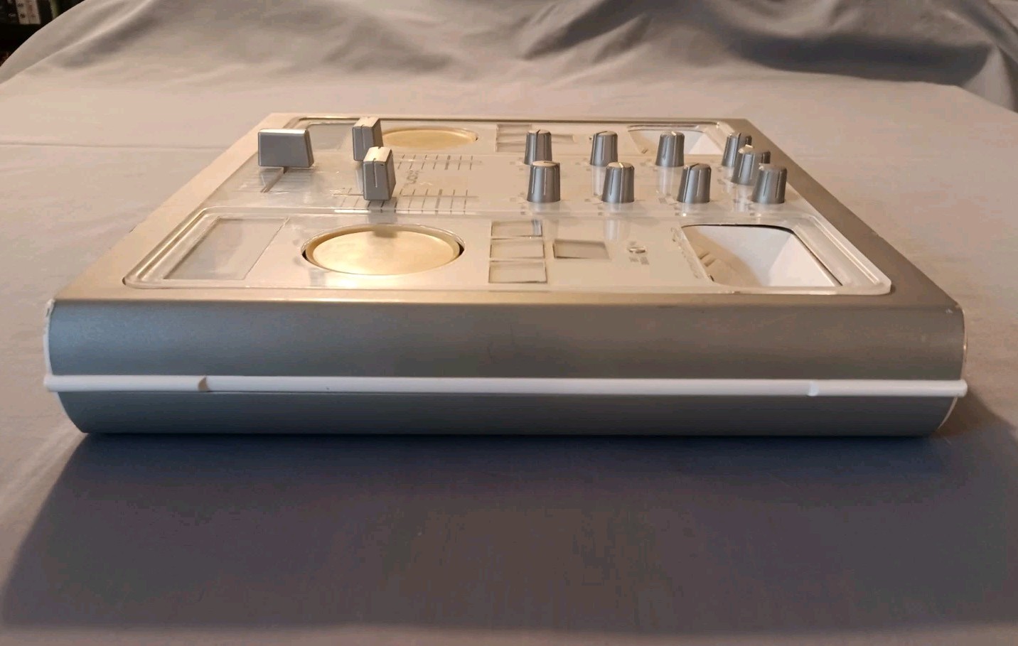 Numark IDJ Dual iPod Turntable Mixing Console