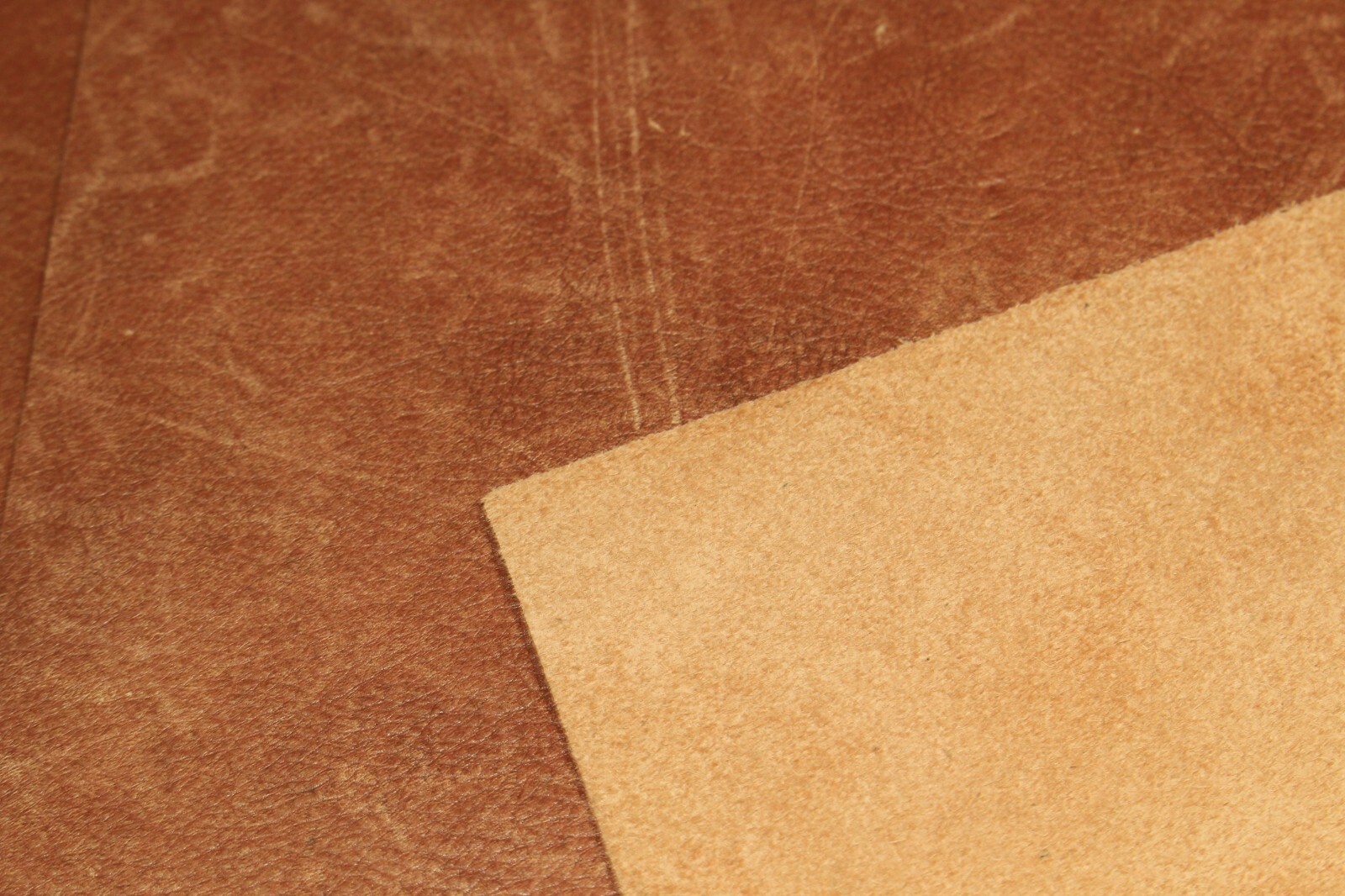 Sunset Red Very Natural with natural markings Light Finish 1.0 mm ZE17 15"X15"