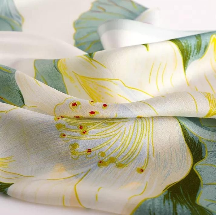100% Silk Scarf in White and Mint With Floral Print Design Ladies 170*53 cm new