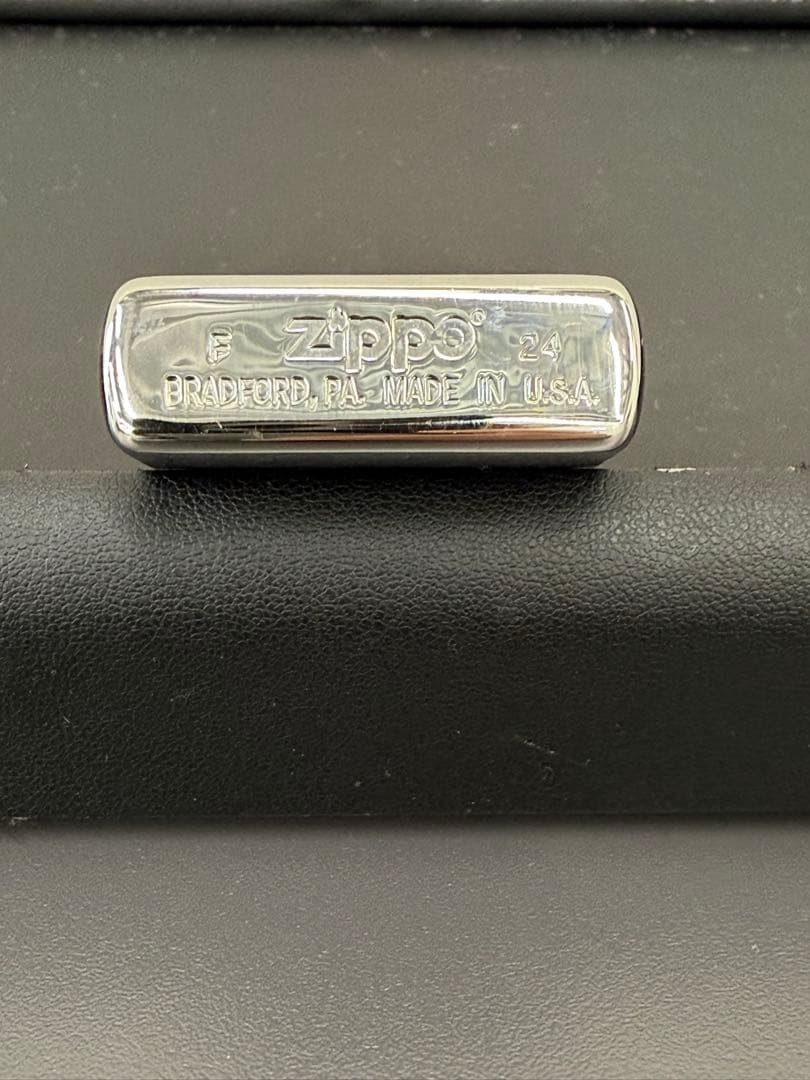 Zippo Lighter - Silver Hairline Finish