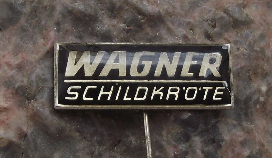 Antique Wagner Schildkrote Forklift Maker Germany Fork Lift Company Pin Badge