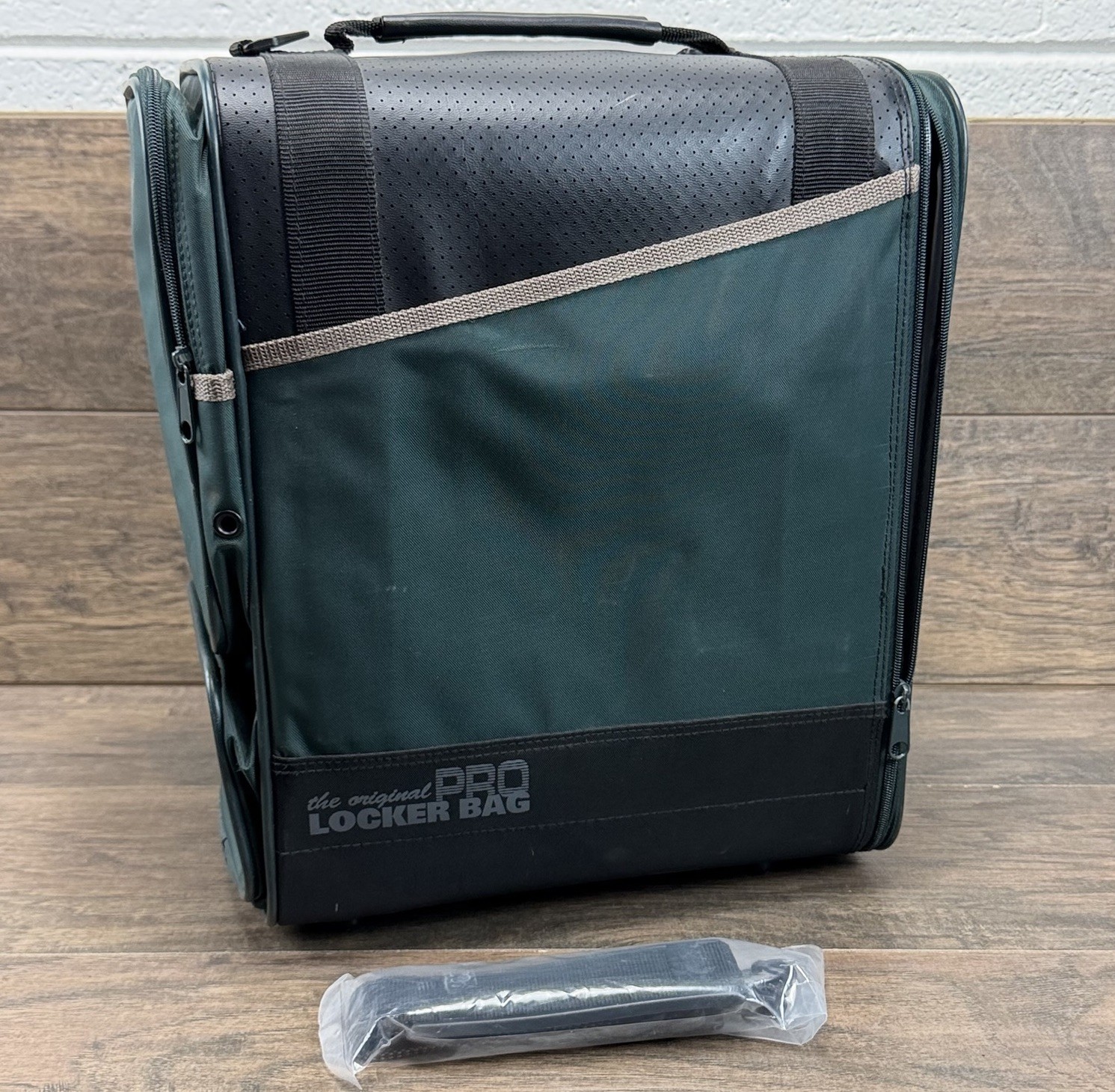 OGIO The Original Locker Bag Pro Green/Black Gym Carry On Travel Luggage w/Strap