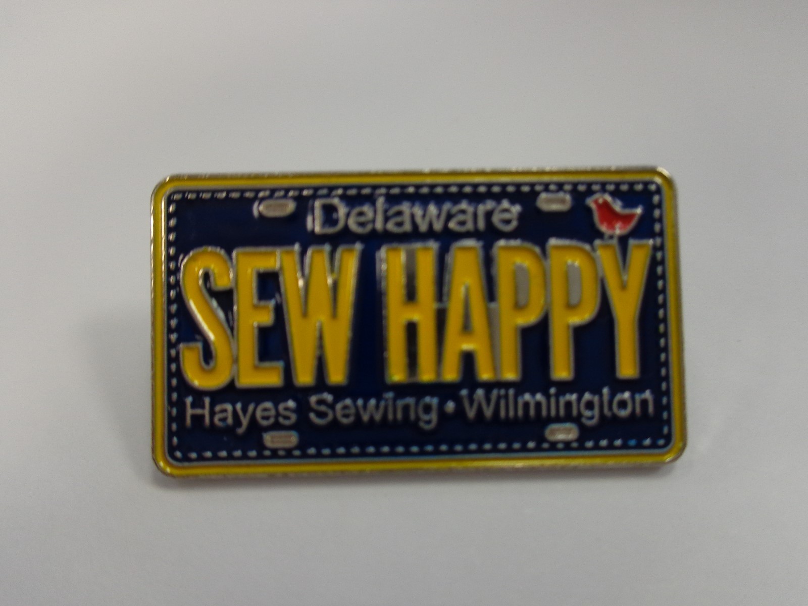 Row by Row H20 2015 Sew Happy Delaware License Plate Quilter's Pin