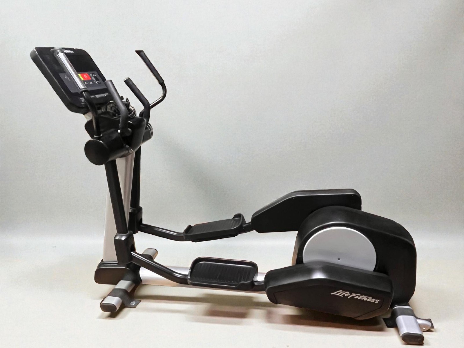 Life Fitness Integrity Elliptical with C Console - Cleaned & Serviced