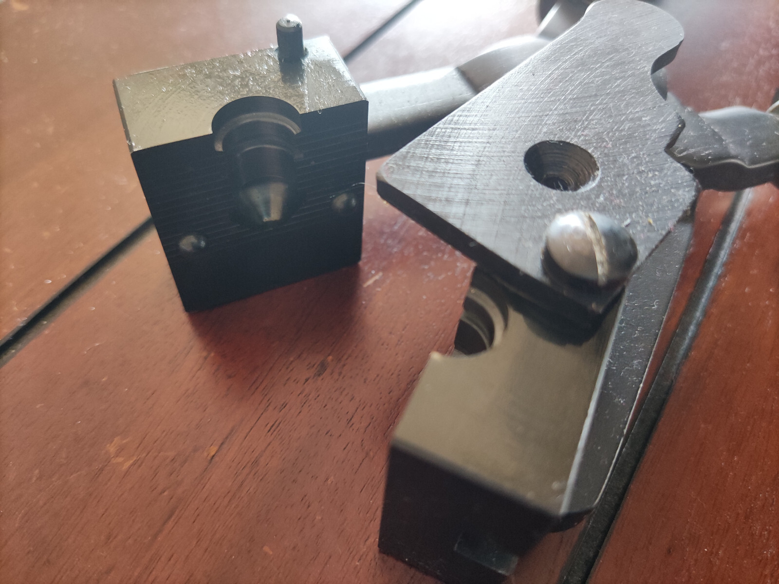 Pedersoli Bullet Mould block with 1 cavity - Maxi / Conical bullet Wooden Handle