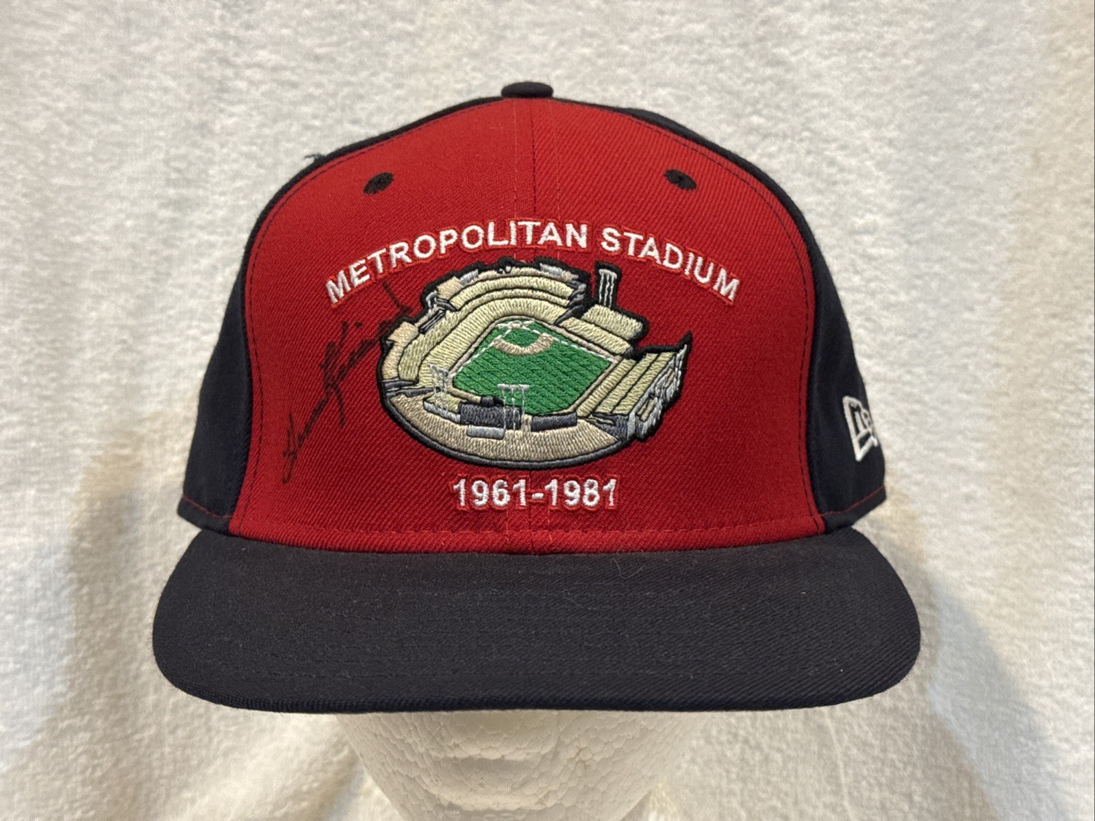 Minnesota Twins Metropolitan Stadium Hat, Harmon Killebrew AUTOGRAPHED, LOOK!