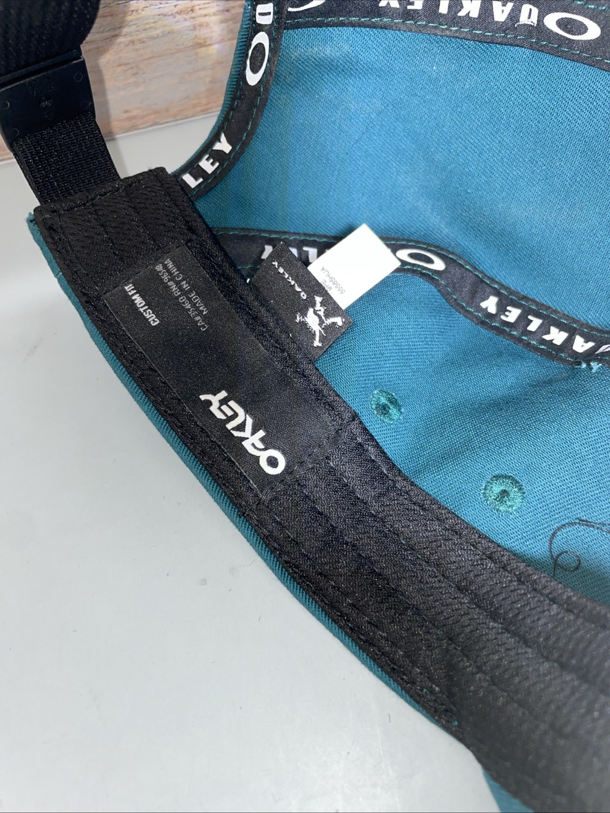 Oakley NWOT 5 Panel Hat Cap