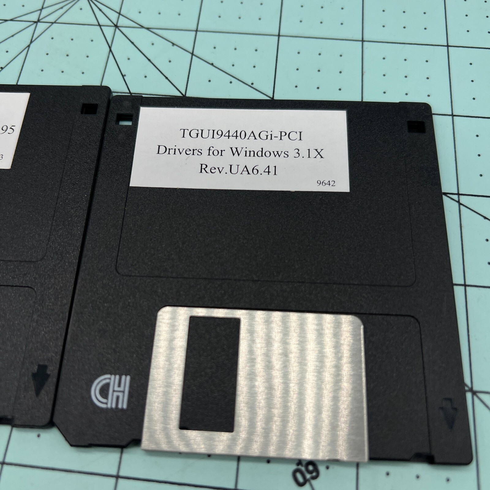 Trident Microsystems TGUI9440AGi-PCI Windows 95 / DOS and Windows 3.1X Untested