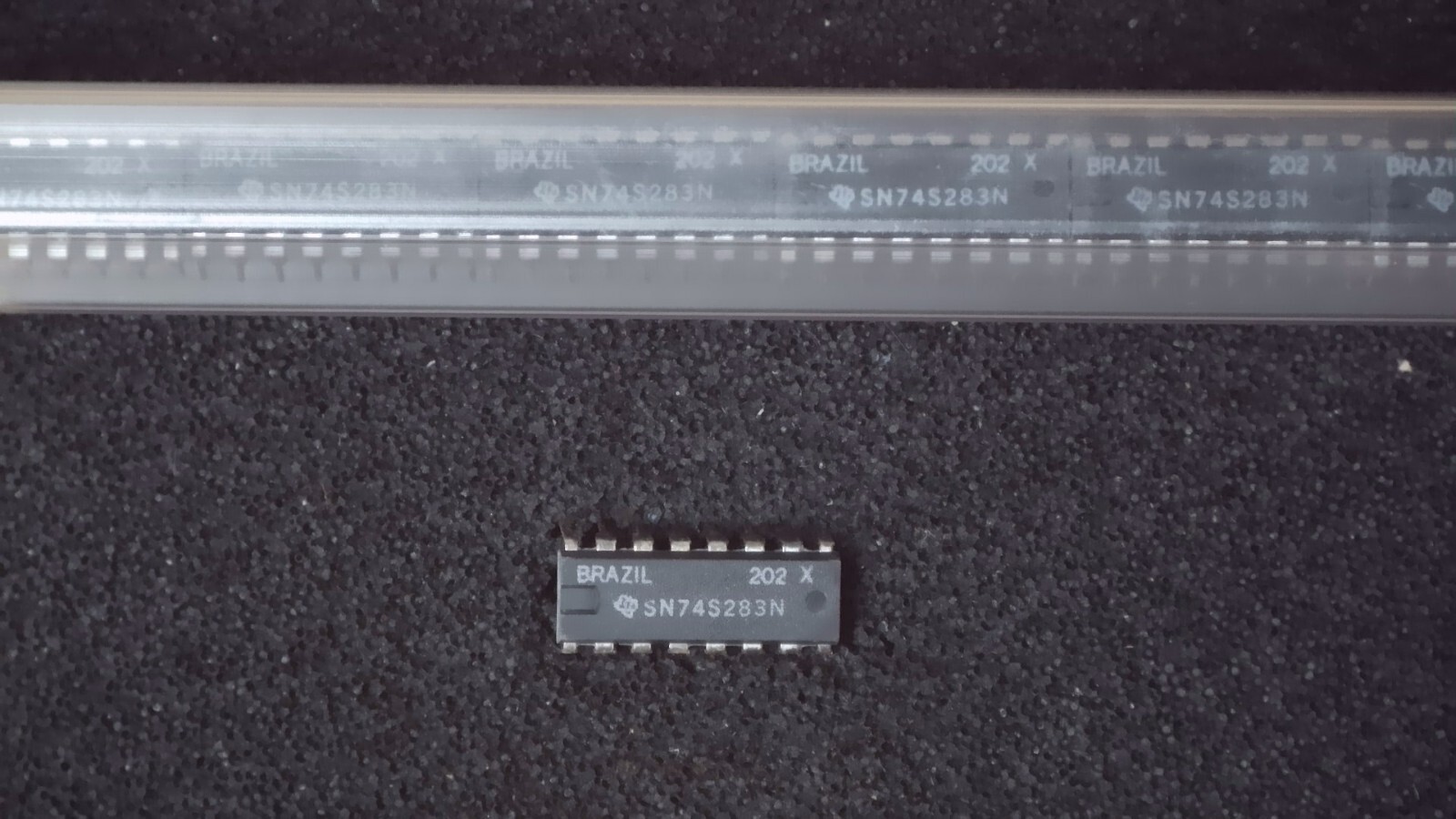 Quantity 5 - Texas Instruments SN74S283N 4-Bit Binary Full Adder DIP16 - New