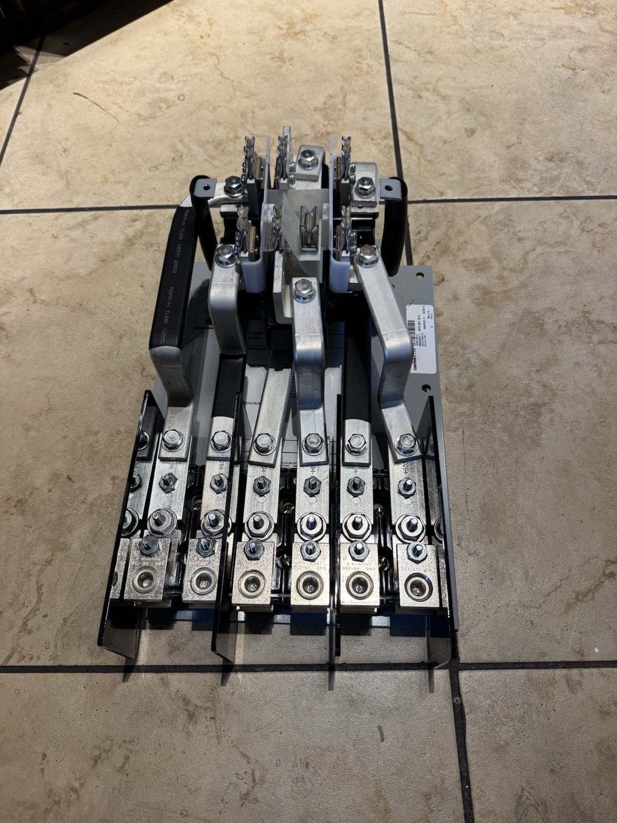 Circle AW Replace this Cooper B-Line) 7-Jaw Meter Socket W/ Test Block 3P 200A