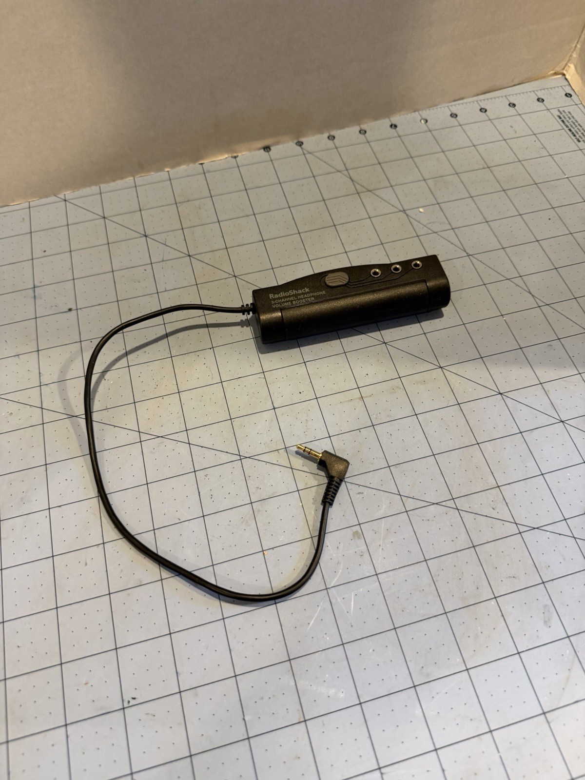Radio Shack 3-Channel Headphone Volume Booster, 3-Way Audio Splitting for Travel