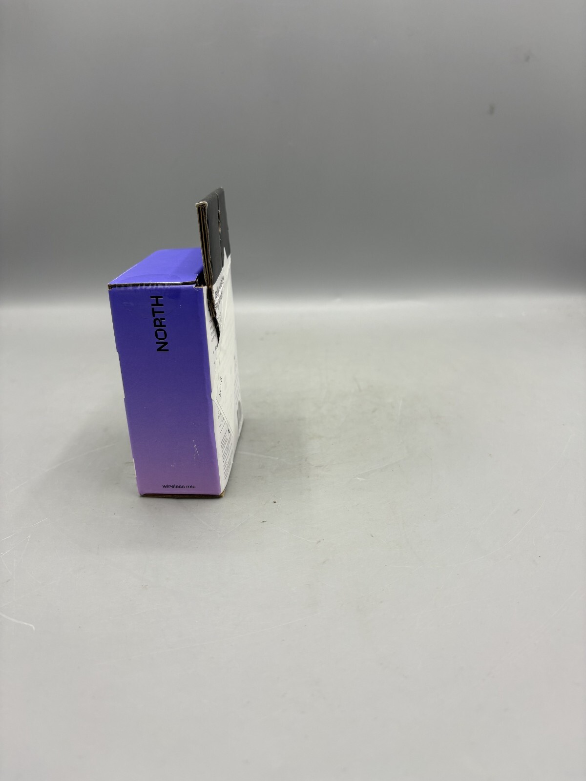 NORTH Wireless Microphone with Charger (USB-C) READ