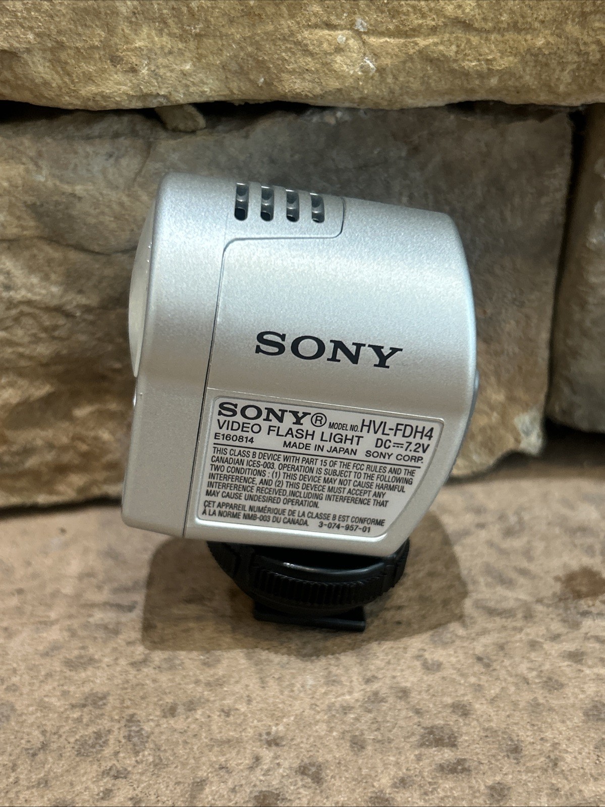 Sony HVL-FDH4 Video Flash Light for Camcorders DC 7.2V
