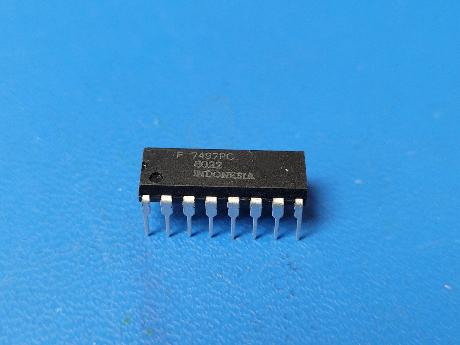 (2) 7497PC FSC Binary Counter TTL Synchronous Positive Edge Triggered 6Bit DIP16