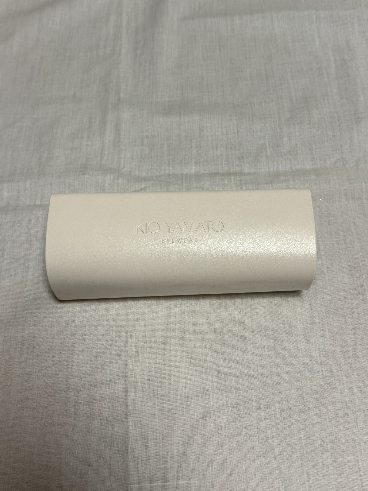 Kio Yamato White Hardshell Eyeglasses Case Brand New