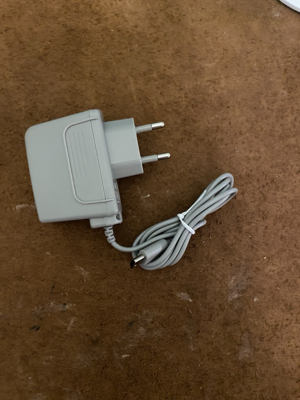 EU Nintendo DS Lite Charger Off Brand