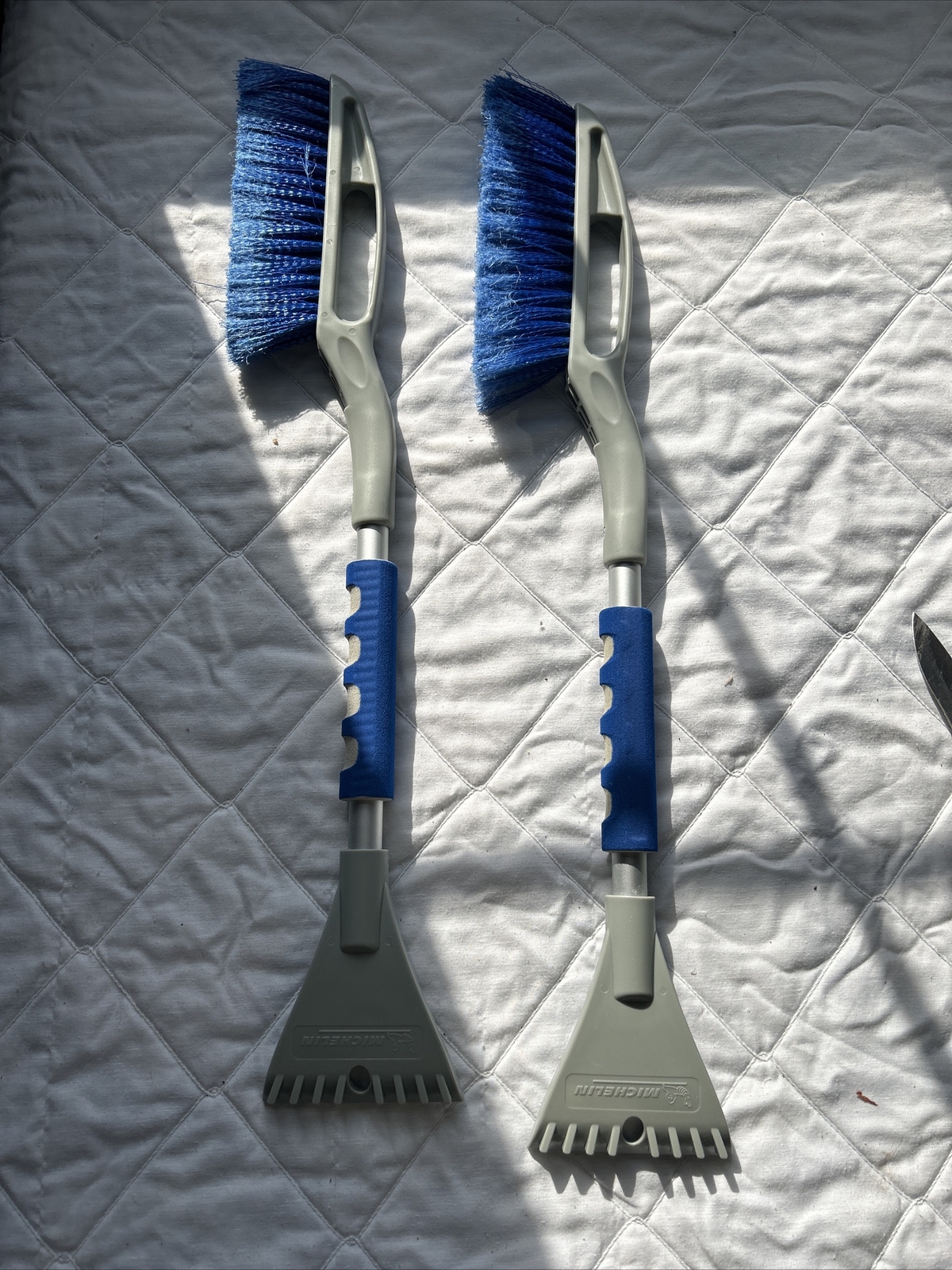 NEW Michelin Heavy Duty 25" Snow Brush with Ice Scraper Blue PACK OF 2