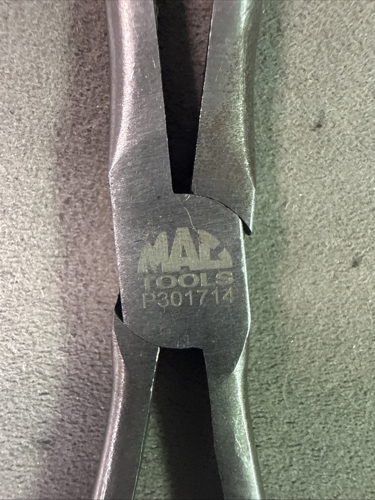 Mac Tools 7" Curved Nosed Smooth Pliers P301714