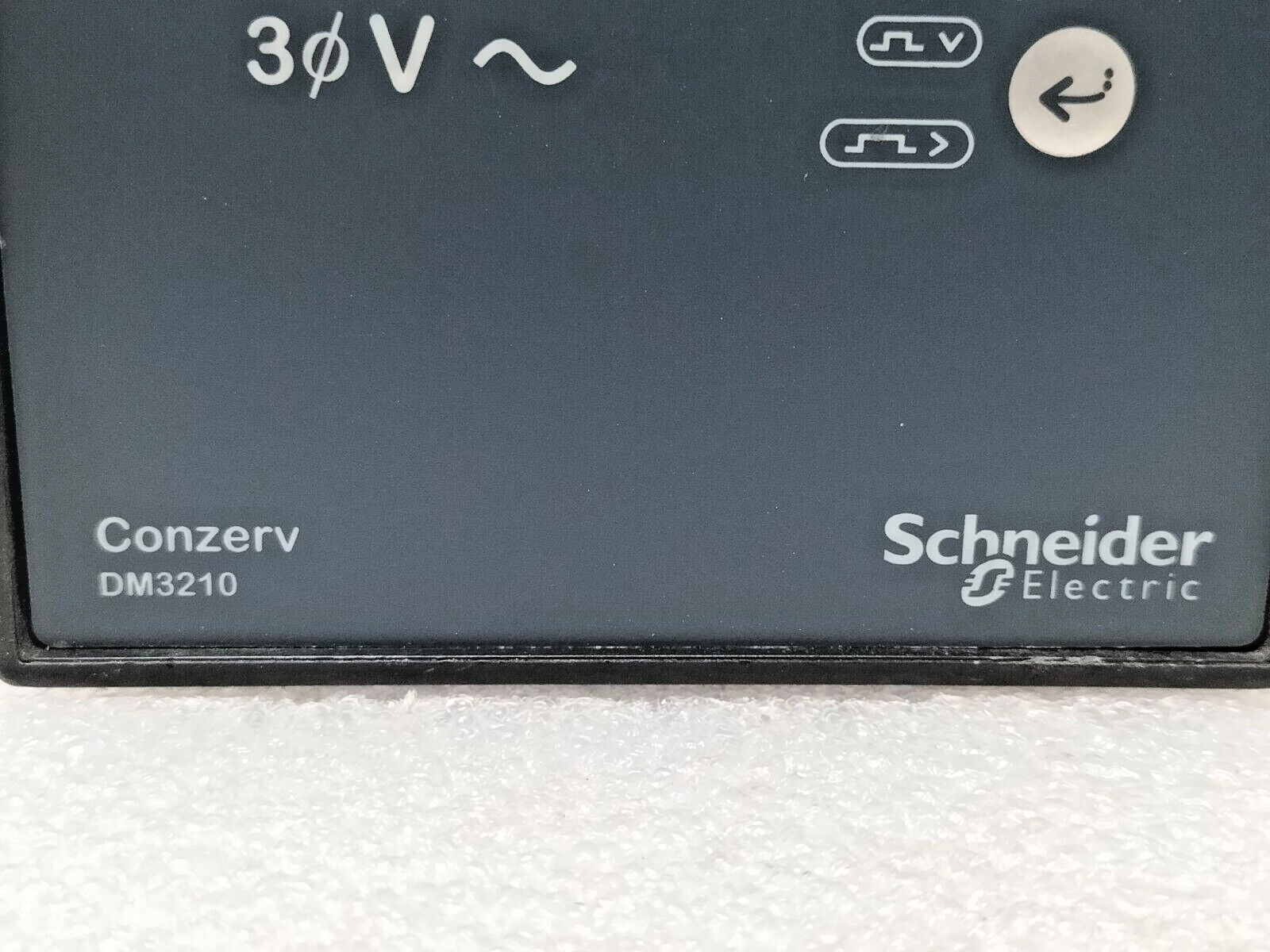 SCHNEIDER ELECTRIC CONZERV DM3210 THREE PHASE VOLTMETER