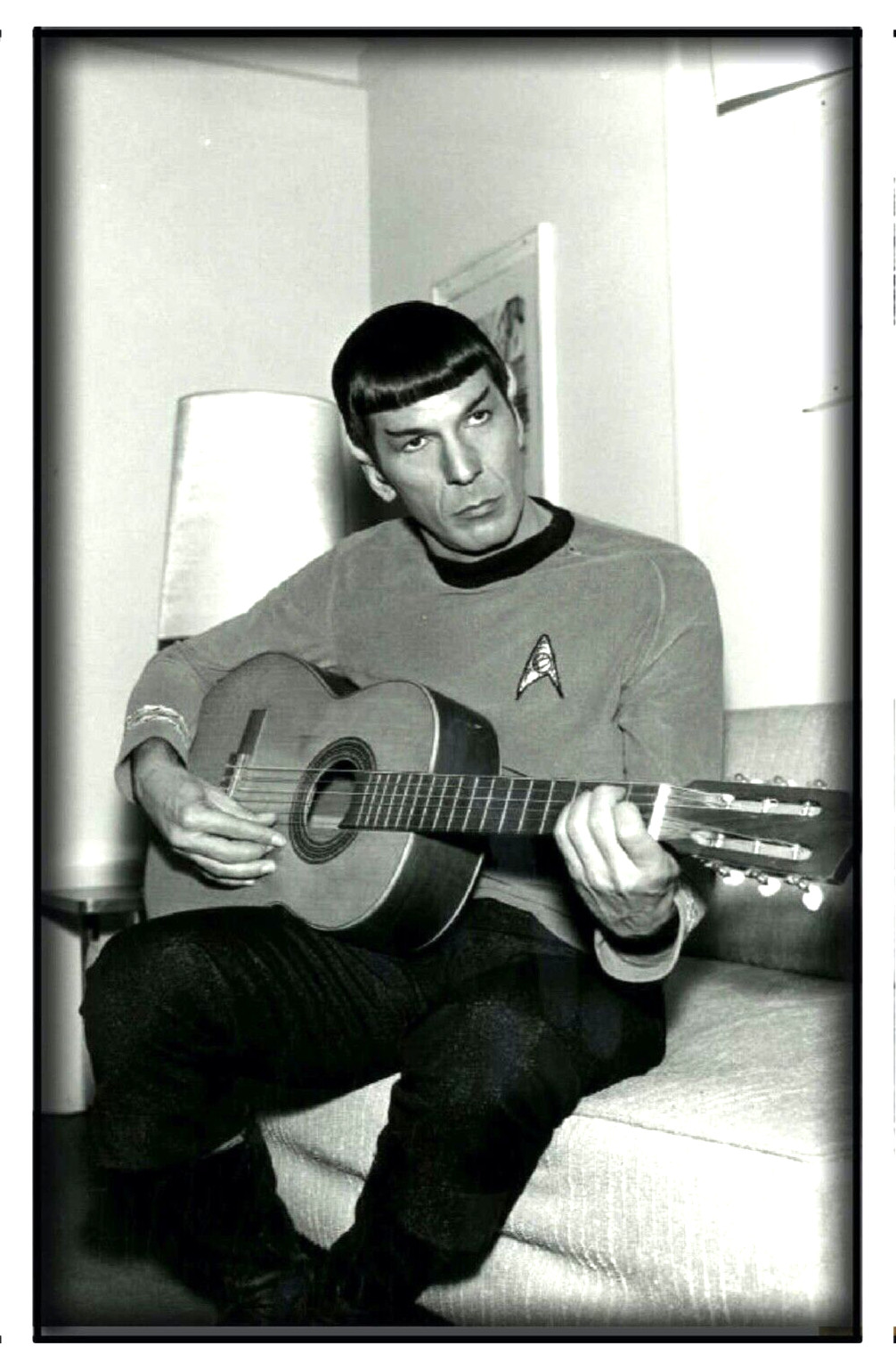 Magnet #303 Spock On Acoustic Guitar Star Trek TV Leonard Nimoy Green Room