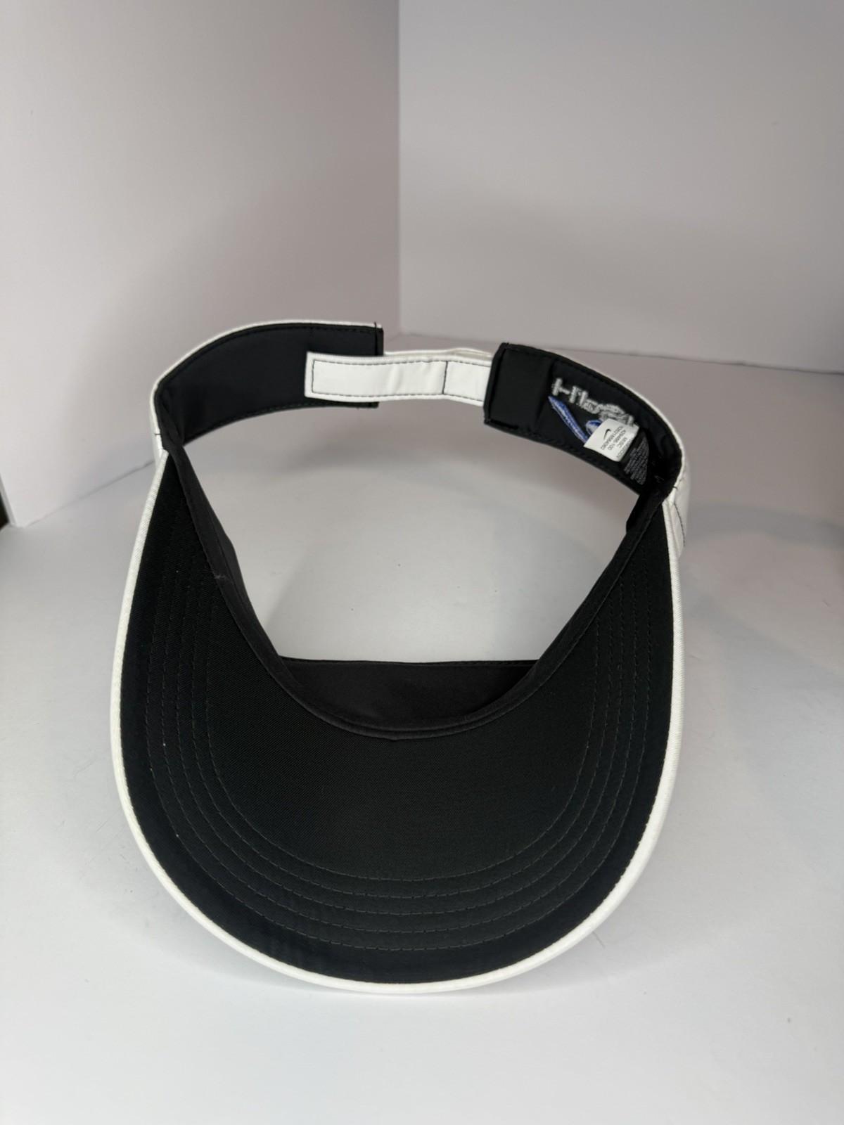 SET OF NIKE White GOLF VISORS UNISEX ONESIZE ADJUSTABLE With Logos