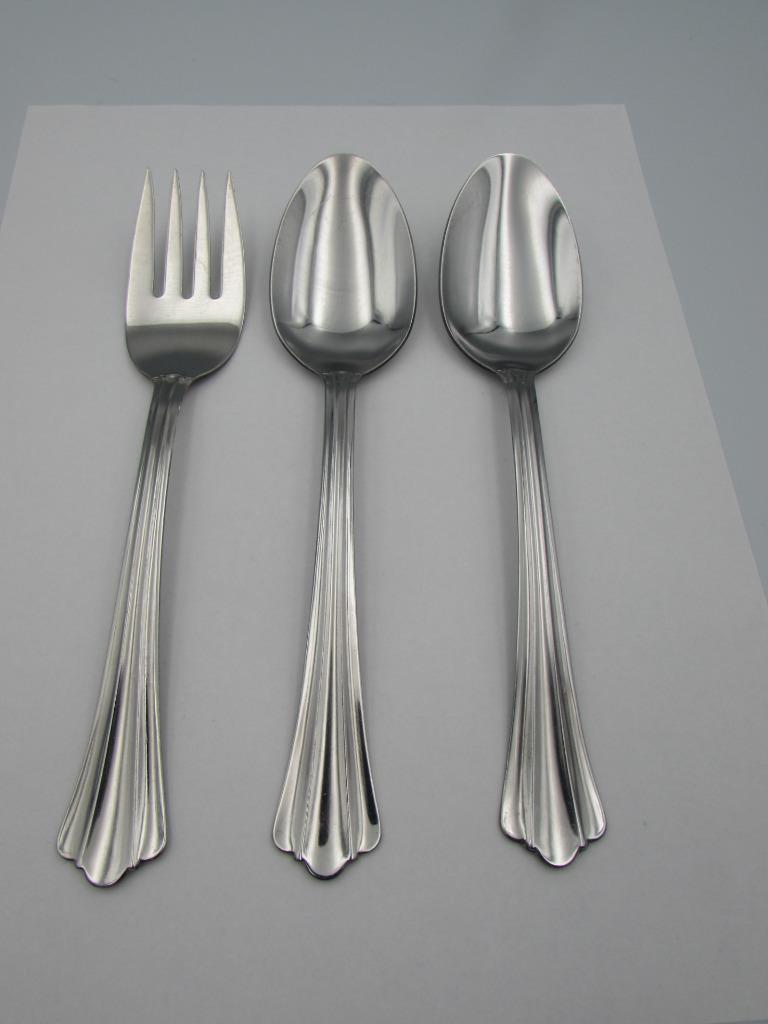 ONEIDA MADIE 2 SERVING SPOONS 1 SERVING FORK - SHINY CLEAN