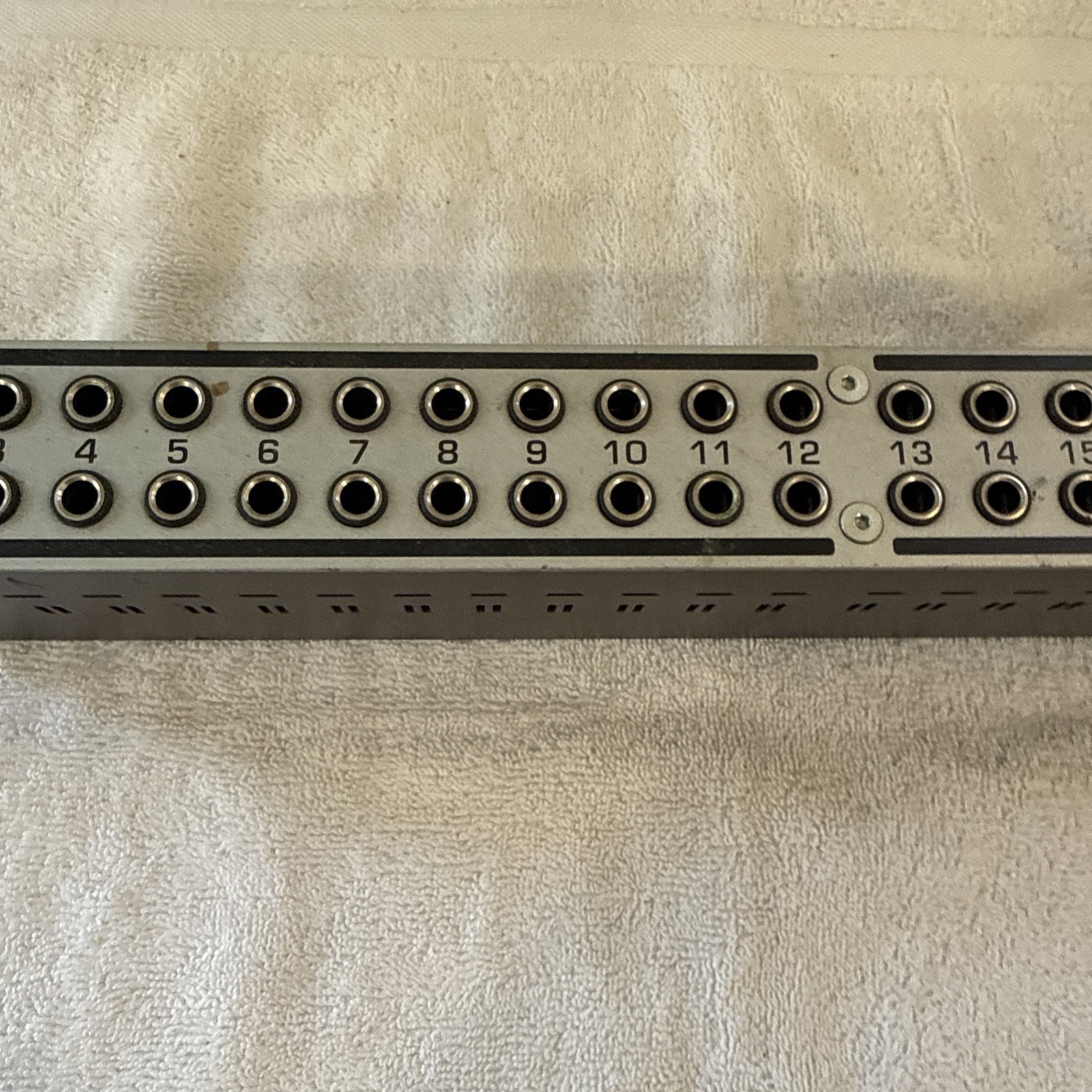 Behringer Ultrapatch Pro PX3000 Multi-Functional 48-Point Balanced Patchbay