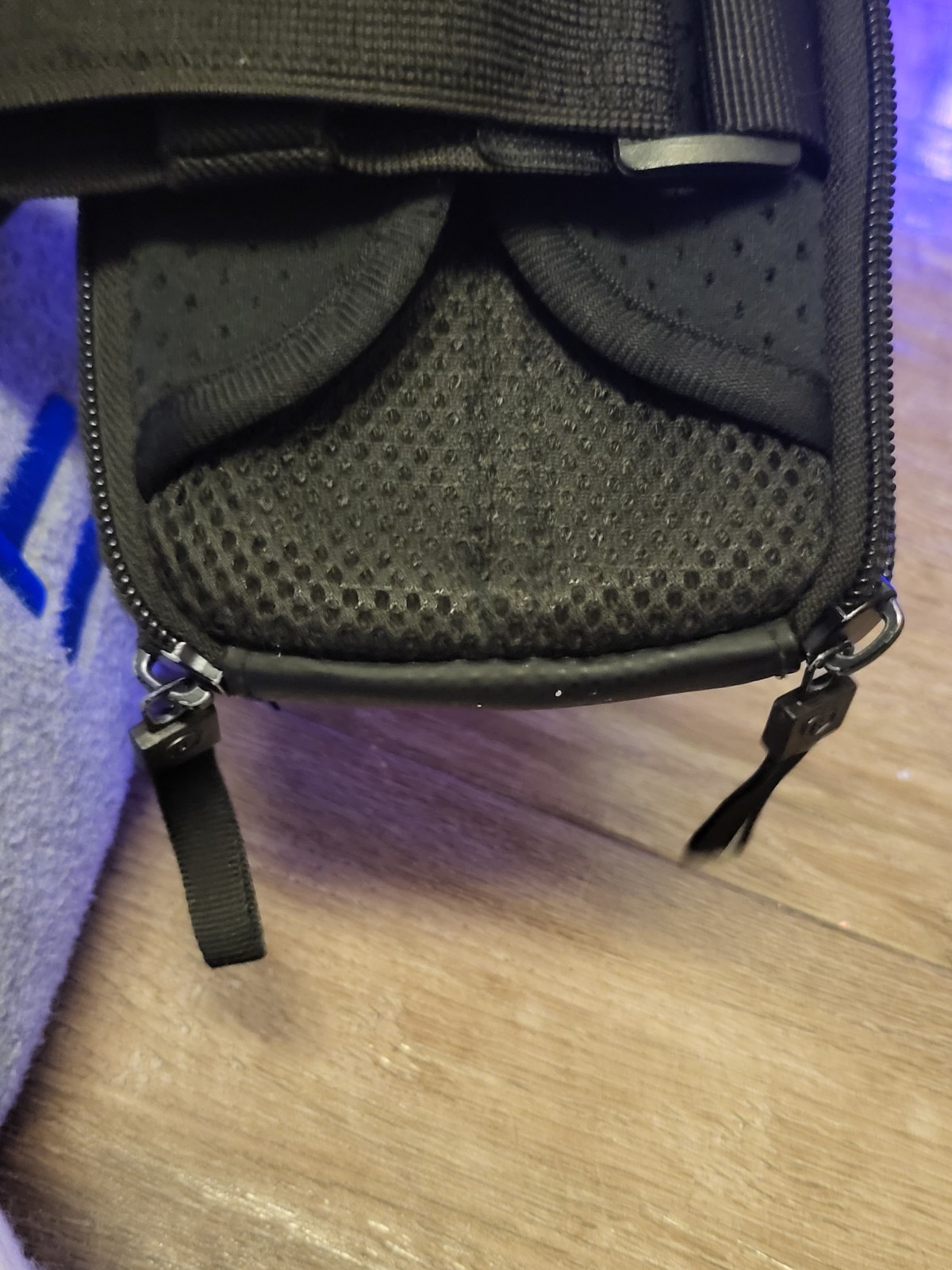 Yipinu Slightly Worn But Still VGG ++