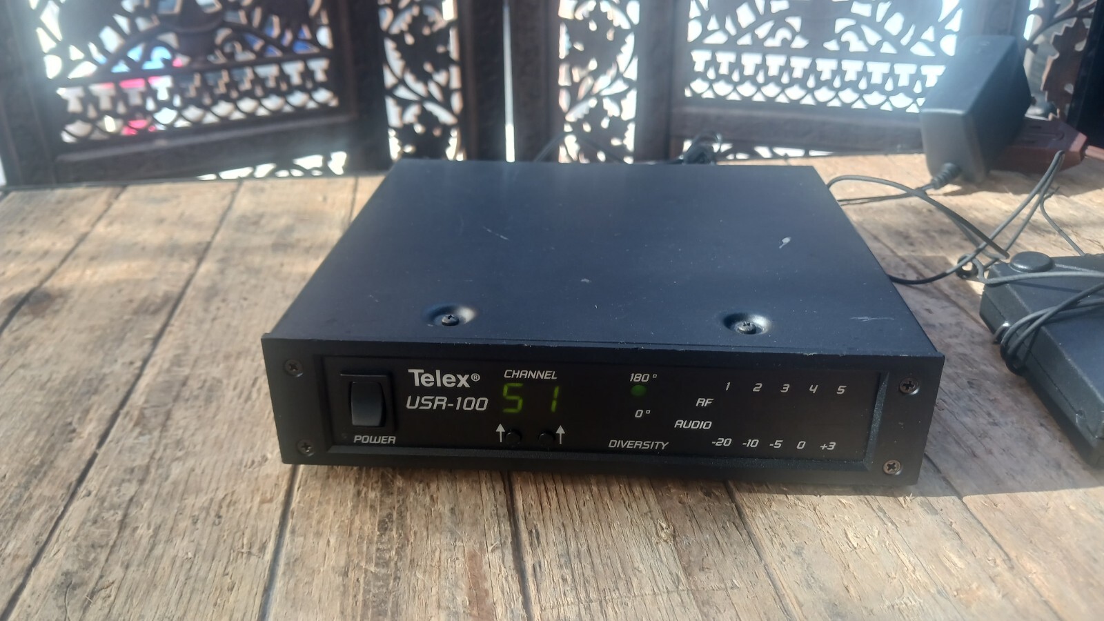 Telex USR-100 UHF Wireless Microphone Combo System