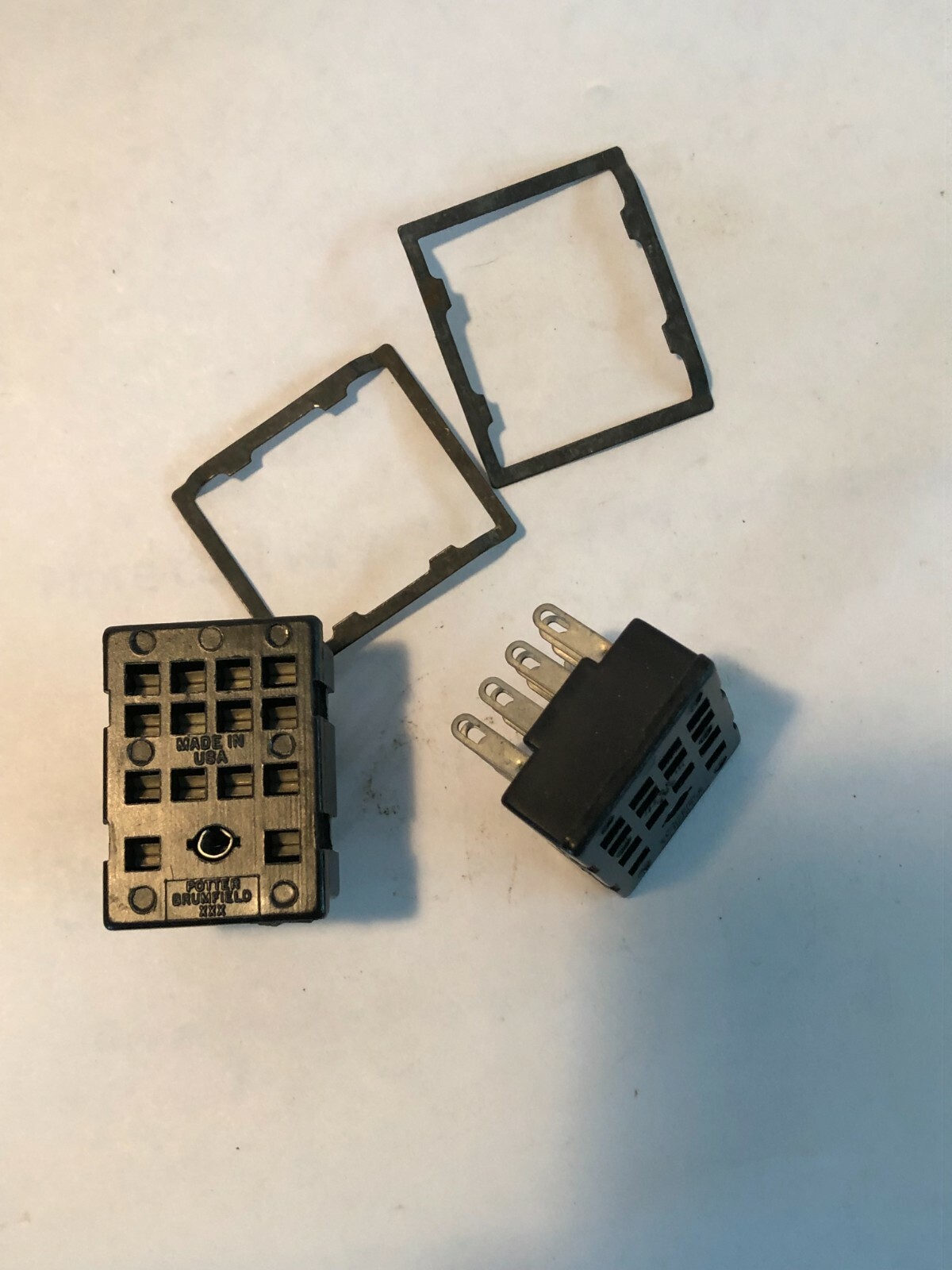 Relay Socket for P&B KH style relays, chassis mount, NEW with clip, 2 sets