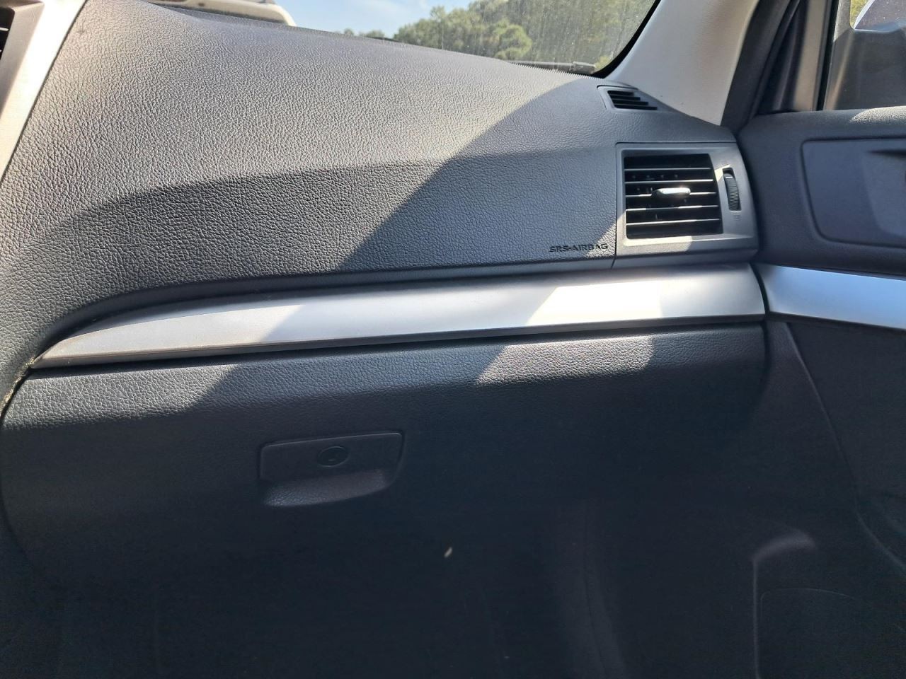 LEGACY    2010 Glove Box 4782571