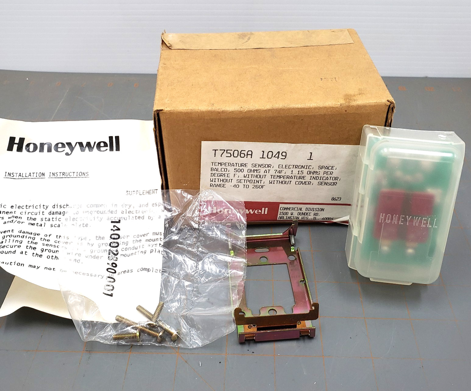 Honeywell T7506A 1049 1 Electronic Space Temperature Sensor -40 to 260F