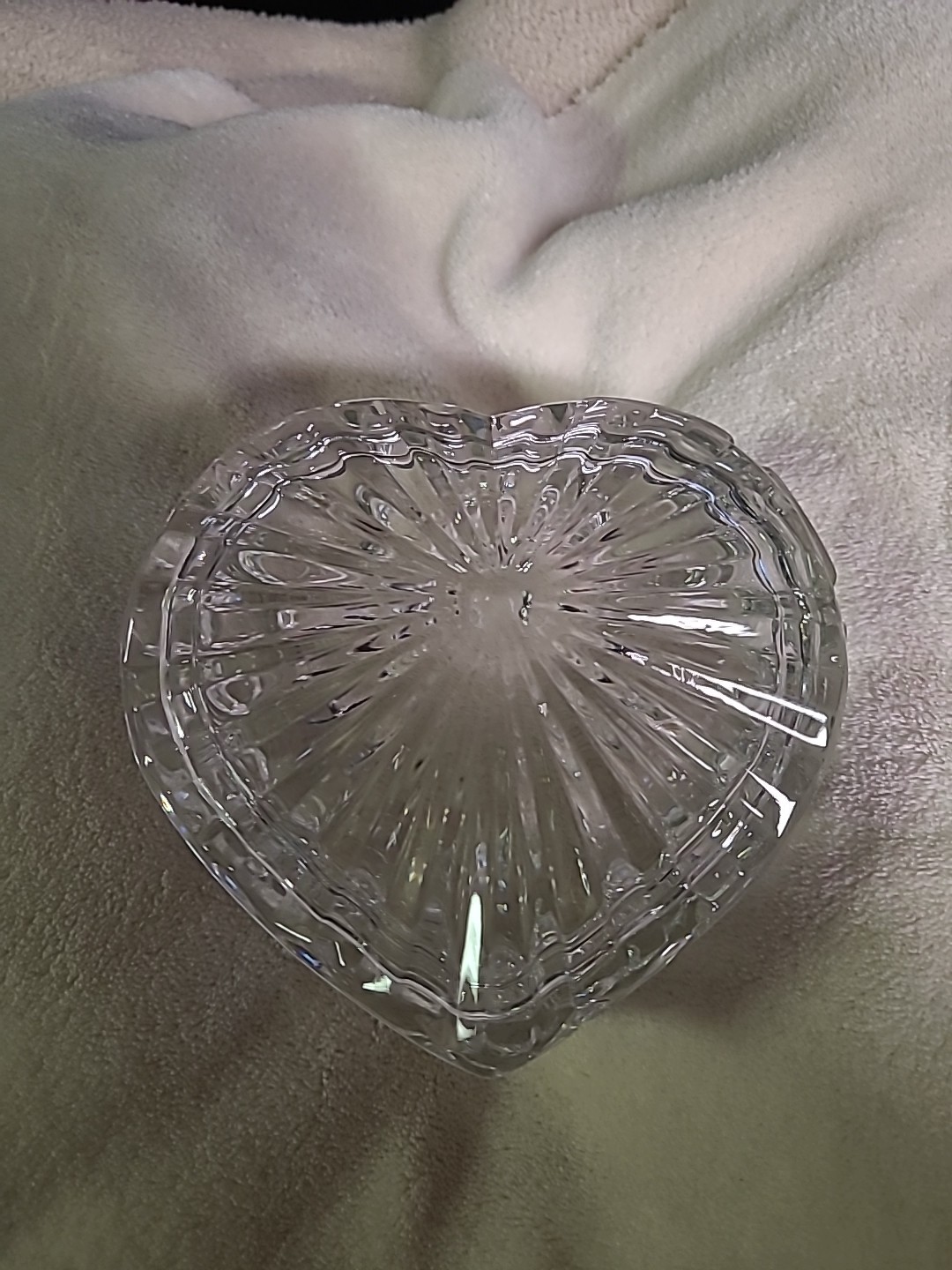 HEART SHAPE TRINKET DISH (BIN H)