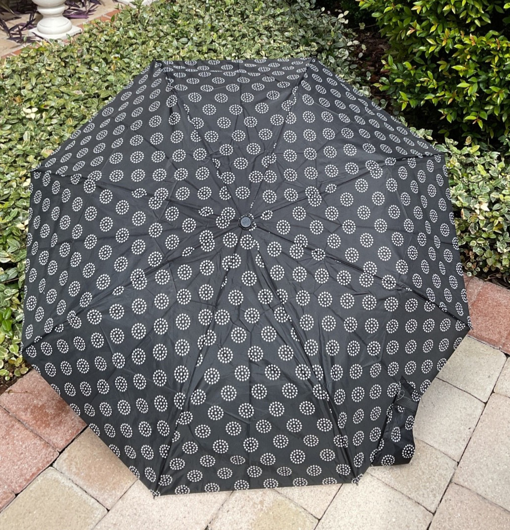 TOTES UMBRELLA  BLACK WHITE DOTS 42 iNCH AUTO OPEN LIFETIME WARRANTY NWT