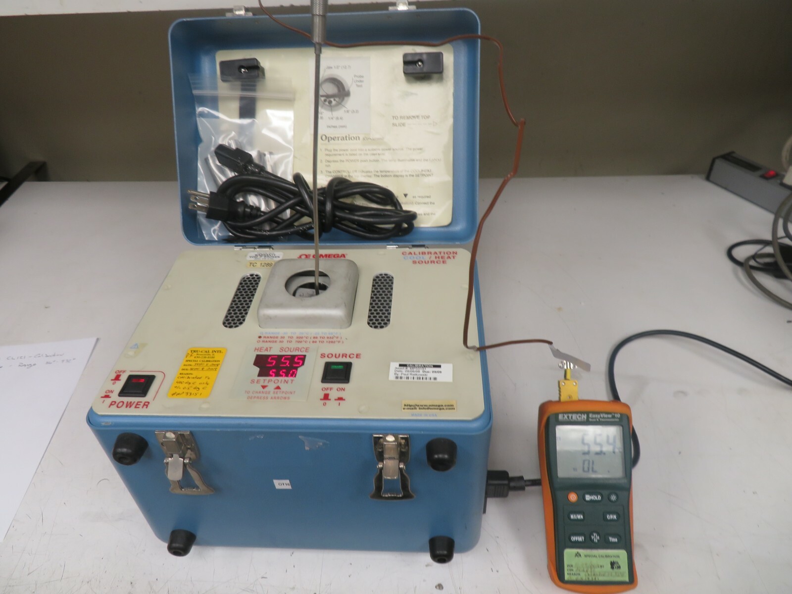 Omega - model CL121  Calibration Cool/Heat Source 86°-932° - Xtra Holders - OT16